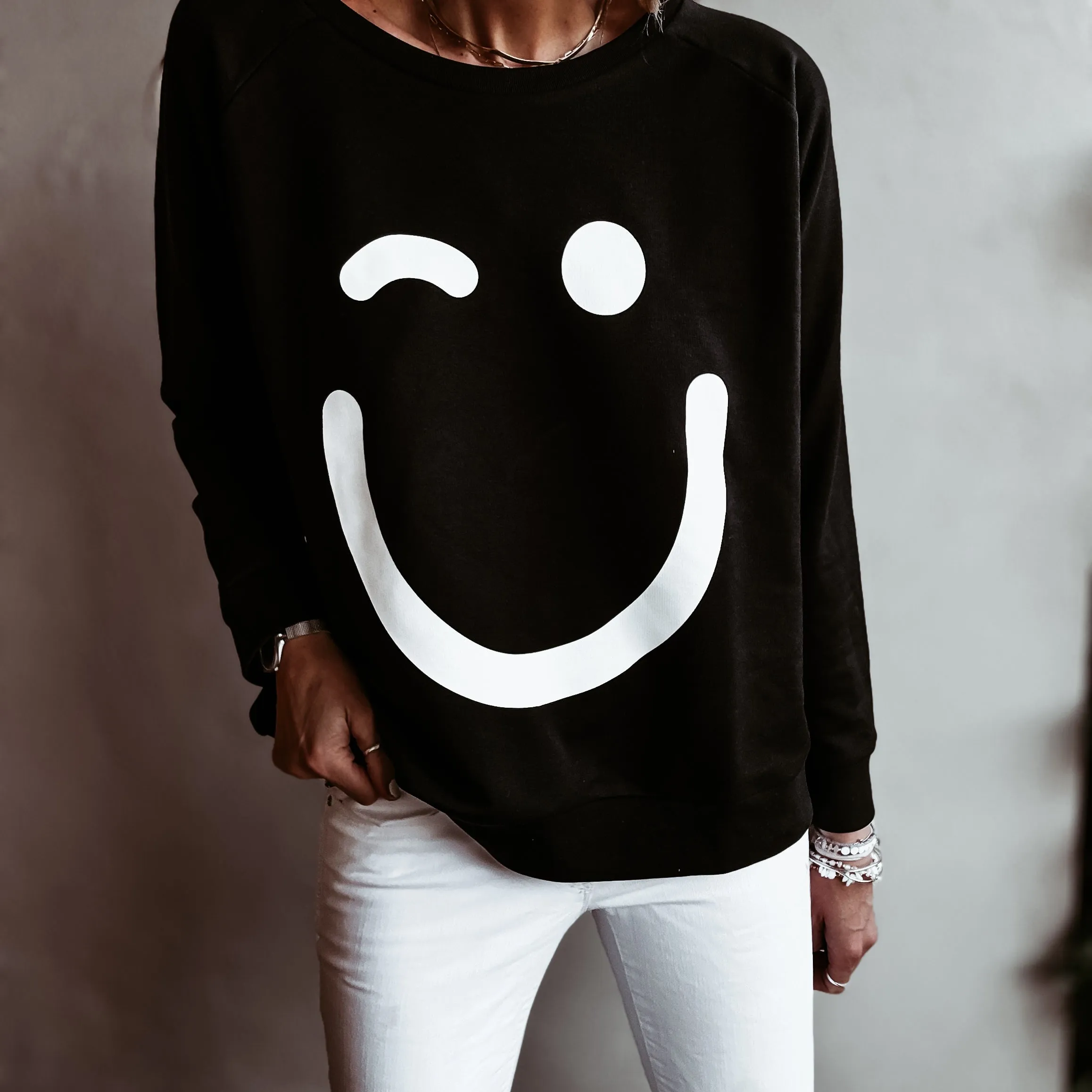 BLACK Smiley sweatshirt *relaxed style* NEW