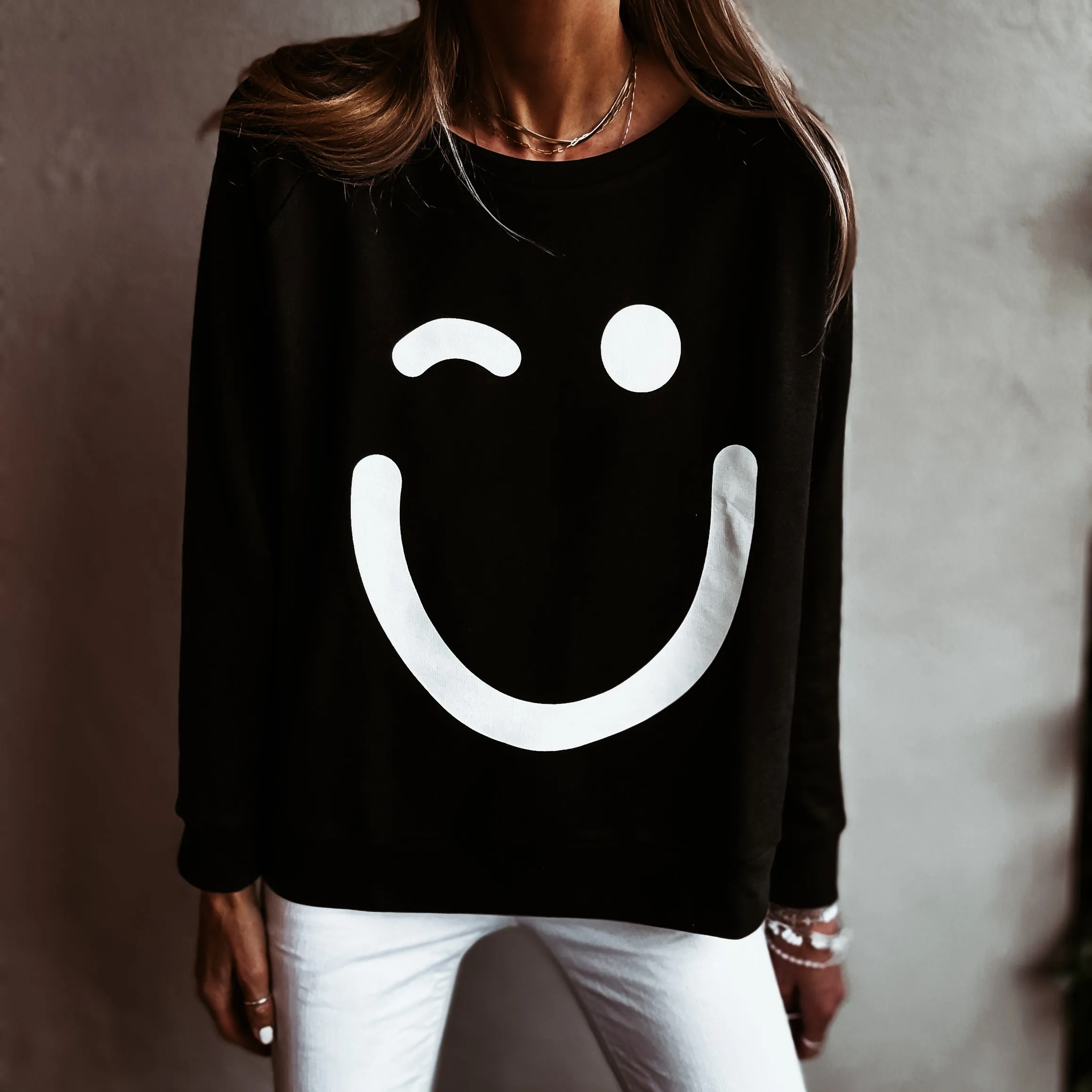 BLACK Smiley sweatshirt *relaxed style* NEW