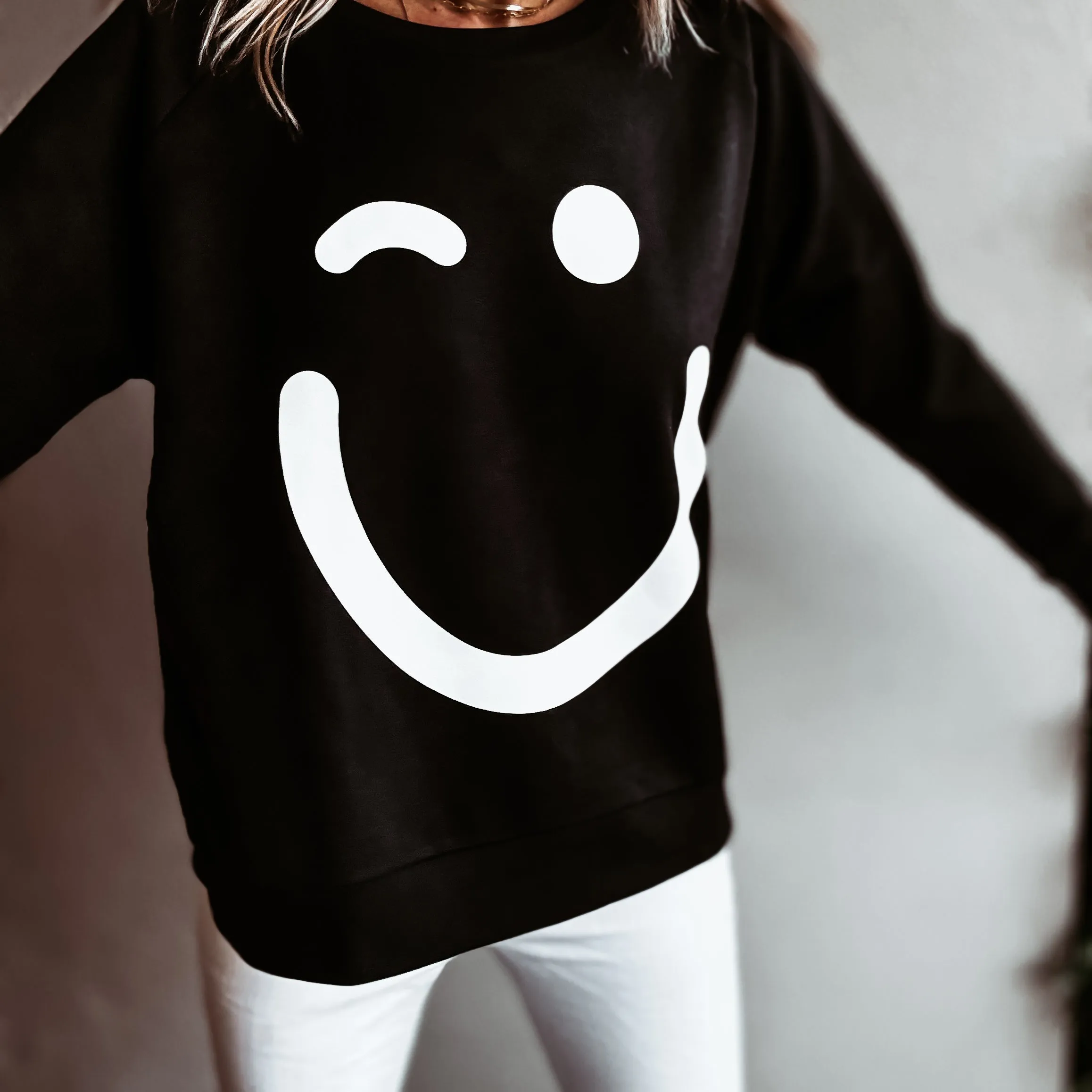 BLACK Smiley sweatshirt *relaxed style* NEW